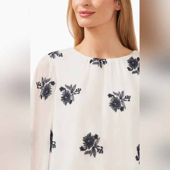 NWT CeCe White and Blue Floral Blouse - Picture 2 of 9